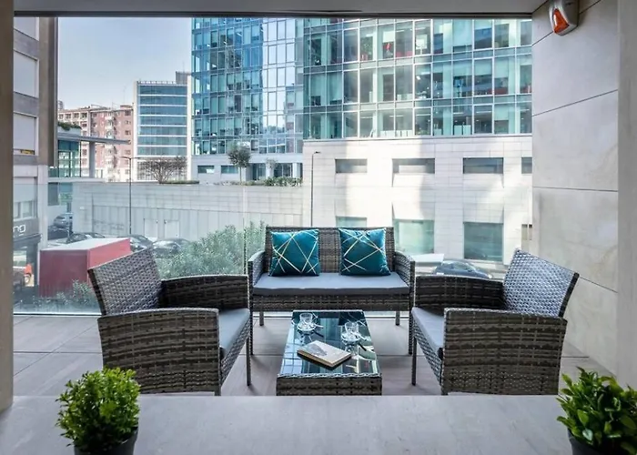 Central Station, 4-Bed With Terrace